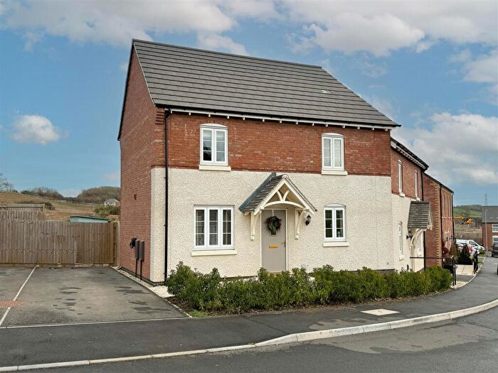 2 Bedroom Semi Detached House For Sale In Admiral Road, Market Harborough, LE16