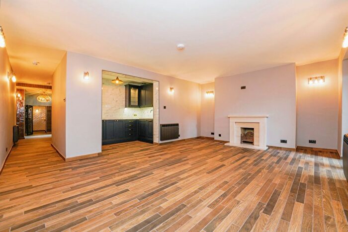 2 Bedroom Flat To Rent In London Road, Cheltenham, GL52