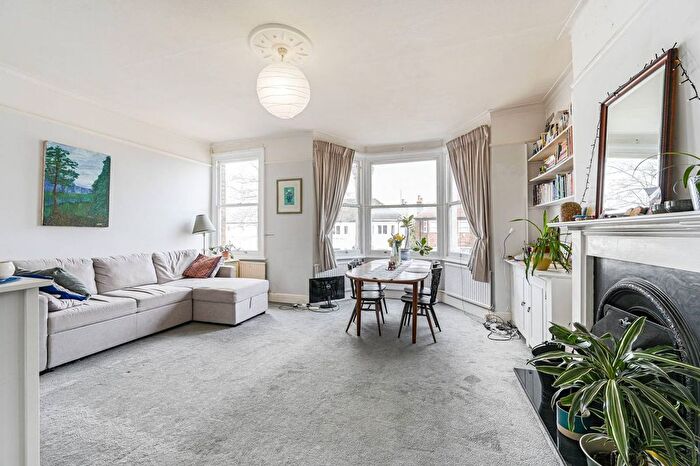 2 Bedroom Flat For Sale In Wellmeadow Road, Hither Green, London, SE13