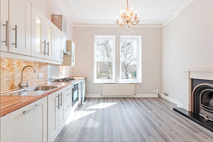 2 Bedroom Flat To Rent In Victoria Road, Brondesbury, NW6