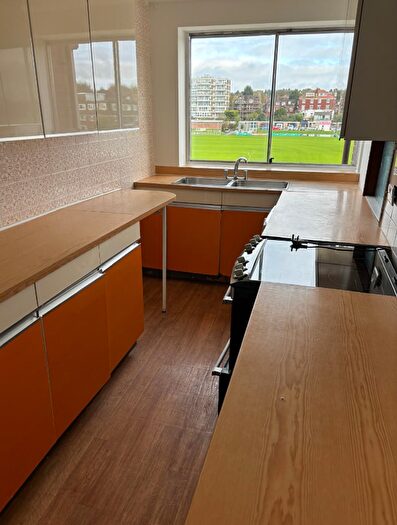 3 Bedroom Flat To Rent In Eaton Road, Hove, BN3