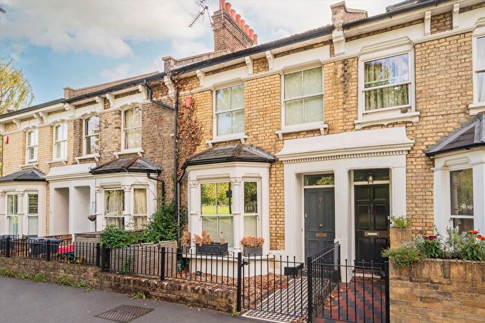 4 Bedroom Property To Rent In Chiswick Common Road, Chiswick, W4