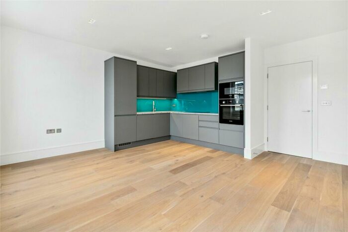 2 Bedroom Apartment To Rent In Finborough Road, London, SW10