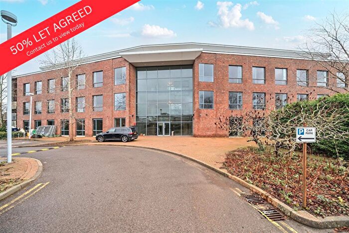 1 Bedroom Flat To Rent In Roop House Waterfront, Fleet, GU51