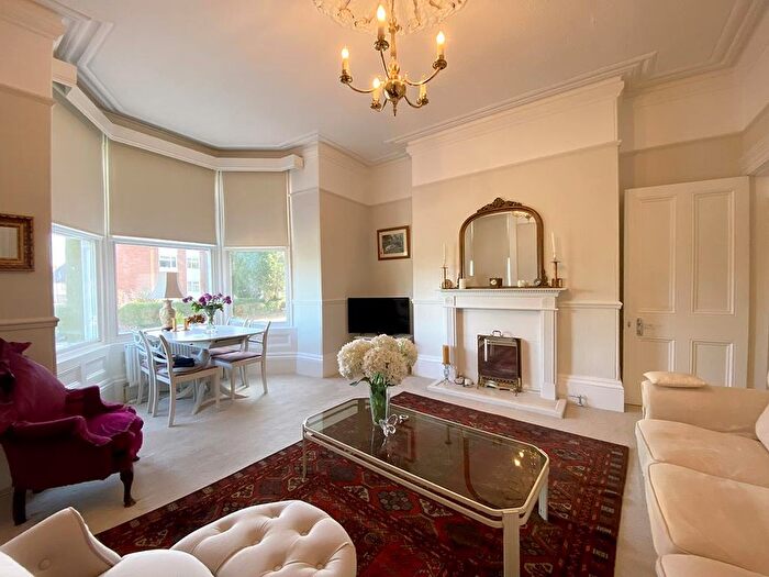 1 Bedroom Flat For Sale In Leeds Road, Harrogate, HG2