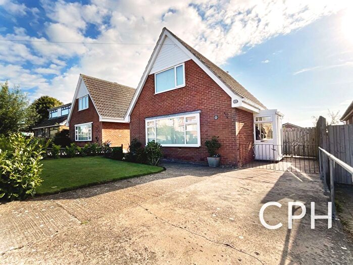 2 Bedroom Detached House For Sale In Osgodby Lane, Scarborough, YO11