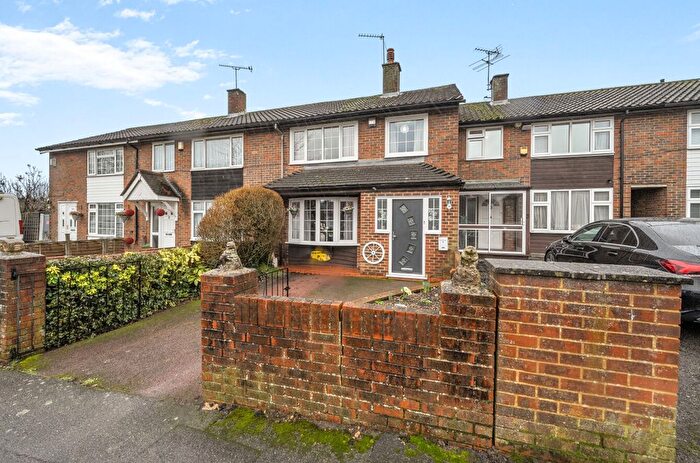 3 Bedroom Terraced House For Sale In Long Furlong Drive, Slough, Berkshire, SL2