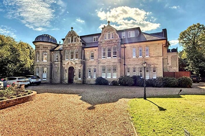 2 Bedroom Flat For Sale In Fordingbridge, SP6