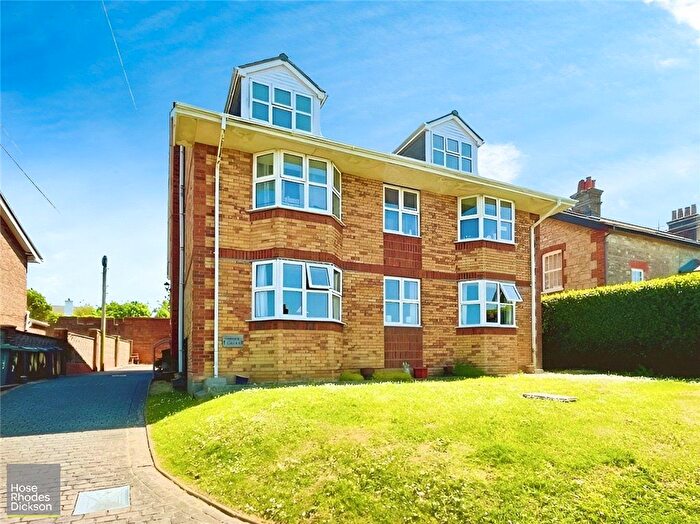 2 Bedroom Flat For Sale In Nettlestone Green, Seaview, Isle Of Wight, PO34
