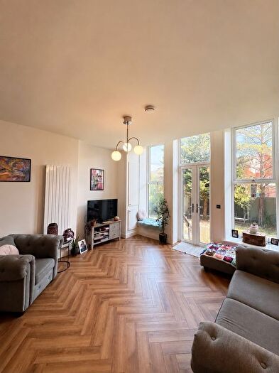 1 Bedroom Flat To Rent In College Avenue, Liverpool, L23