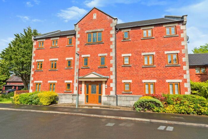 2 Bedroom Apartment To Rent In Halliwell Heights, Walton-le-Dale, Preston, PR5
