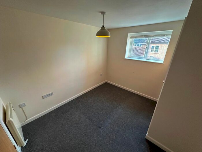 1 Bedroom Flat To Rent In Bed Flat, Acre Close, Whitnash, CV31