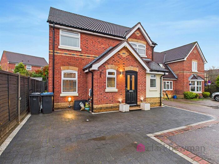 3 Bedroom Detached House For Sale In Albert Gardens, Church Langley, Harlow, CM17