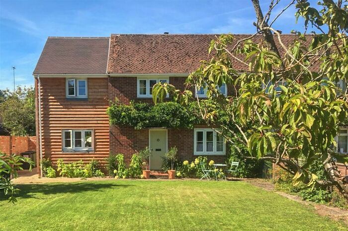 4 Bedroom Semi-Detached House For Sale In Weston Patrick, Basingstoke, RG25