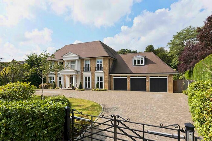 5 Bedroom Detached House To Rent In Onslow Road, Burwood Park, KT12