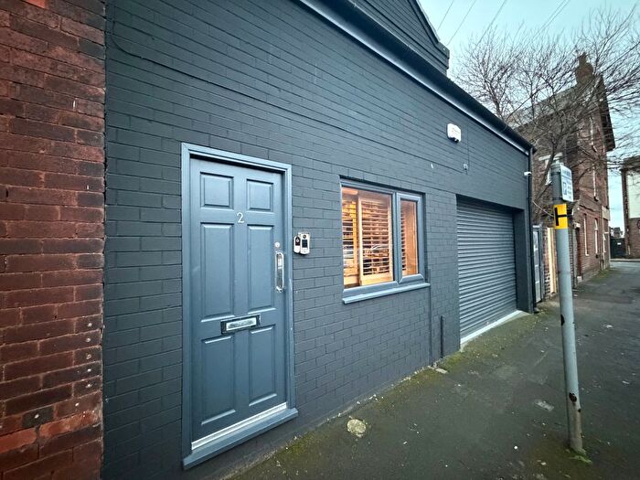 2 Bedroom Flat To Rent In Mount Street, Liverpool, L22