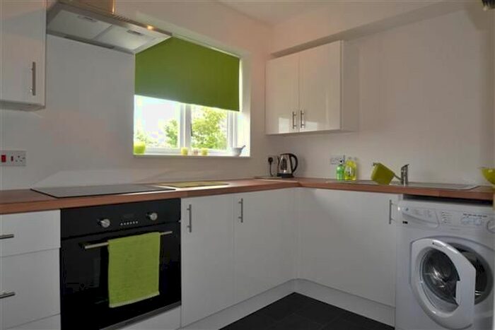 1 Bedroom Flat To Rent In Regis Court, Mitcham, CR4