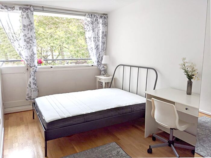 2 Bedroom Flat To Rent In Clipstone Street, London, W1W