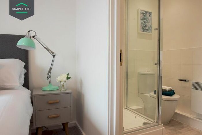 2 Bedroom Flat To Rent In Brookside Grange, Rochdale, OL16