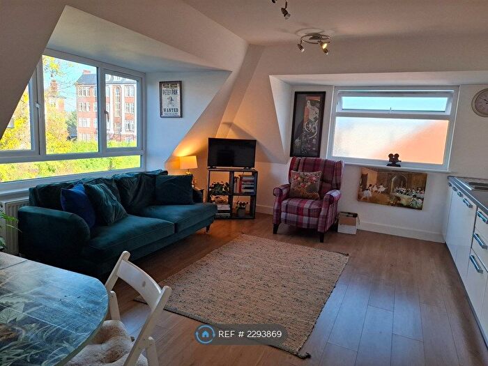 2 Bedroom Flat To Rent In Ravenscroft Avenue, London, NW11