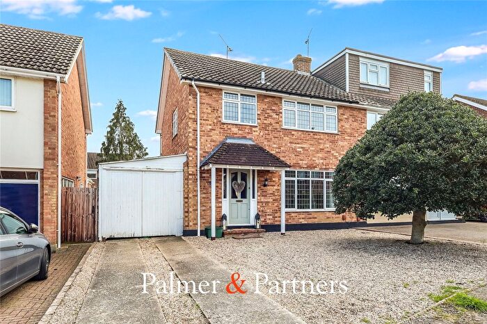 3 Bedroom Semi Detached House For Sale In Sawney Brook, Writtle, Chelmsford, Essex, CM1