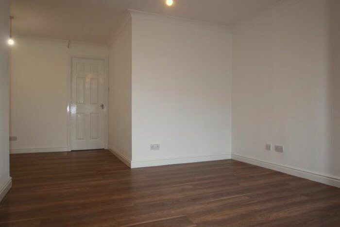 1 Bedroom Flat To Rent In Manse View, Motherwell, ML1