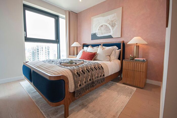 2 Bedroom Flat For Sale In The Wilderly, London, SE17