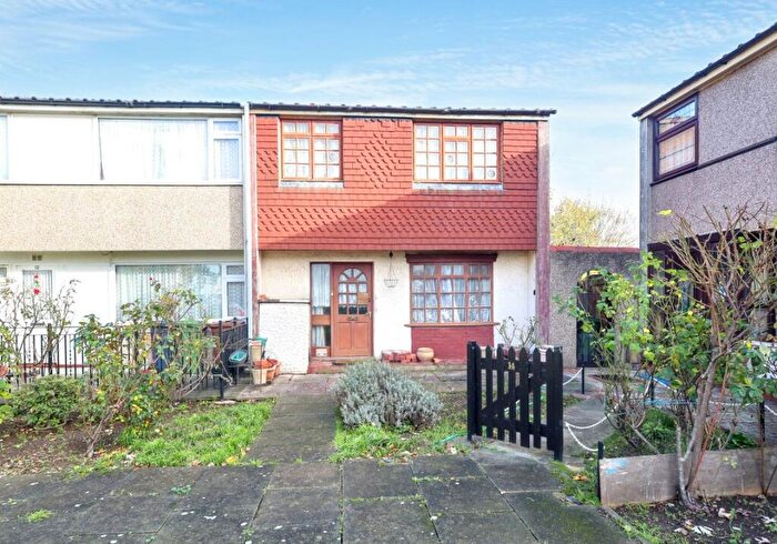 3 Bedroom End Of Terrace House For Sale In Tom Mann Close, Barking, Essex, IG11