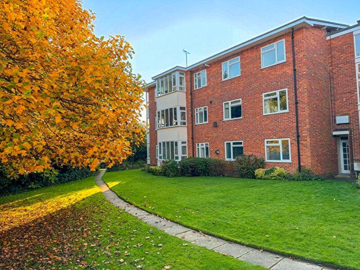 2 Bedroom Flat For Sale In Limmer Lane, Felpham Village, PO22