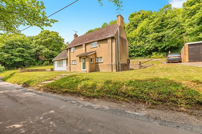 4 Bedroom Cottage For Sale In Pilgrims Road, Halling, Rochester, Kent, ME2