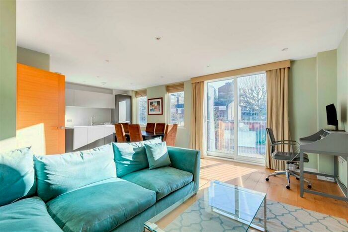 2 Bedroom Flat To Rent In Gideon Road, SW11