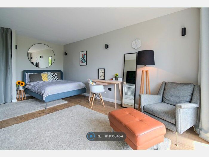 Studio To Rent In Morgan House, London, SW1V