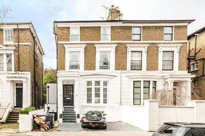 2 Bedroom Flat To Rent In Gunter Grove, Chelsea, London, SW10