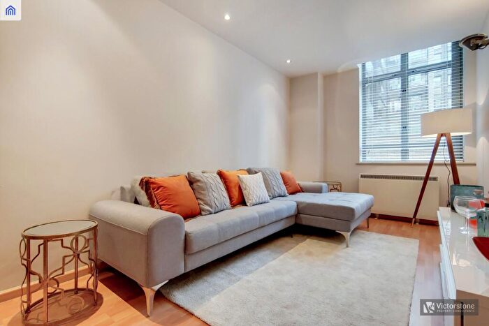 1 Bedroom Apartment To Rent In Lawrence House, City Road, Clerkenwell, London, EC1V