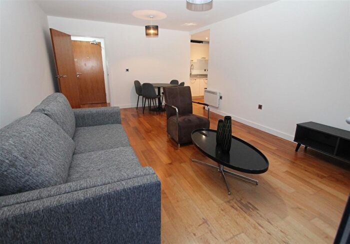 2 Bedroom Flat To Rent In St. Peters Place, Leeds, LS9