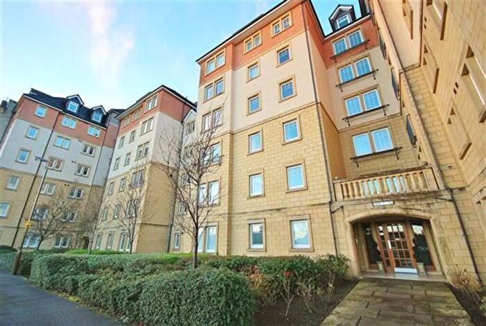 2 Bedroom Apartment To Rent In Eagles View, Livingston, EH54