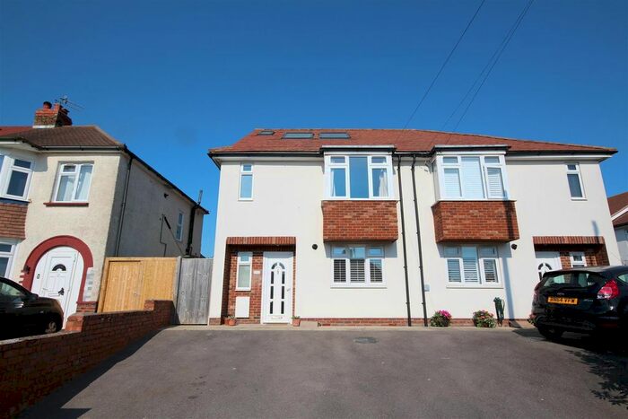 3 Bedroom Property To Rent In Mill Lane, Portslade, Brighton, BN41