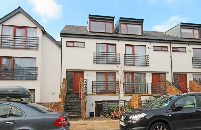 1 Bedroom Flat To Rent In Third Cross Road, Twickenham, TW2