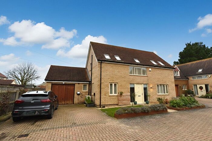 3 Bedroom Detached House For Sale In Blenheim Close, Old Hurst, PE28