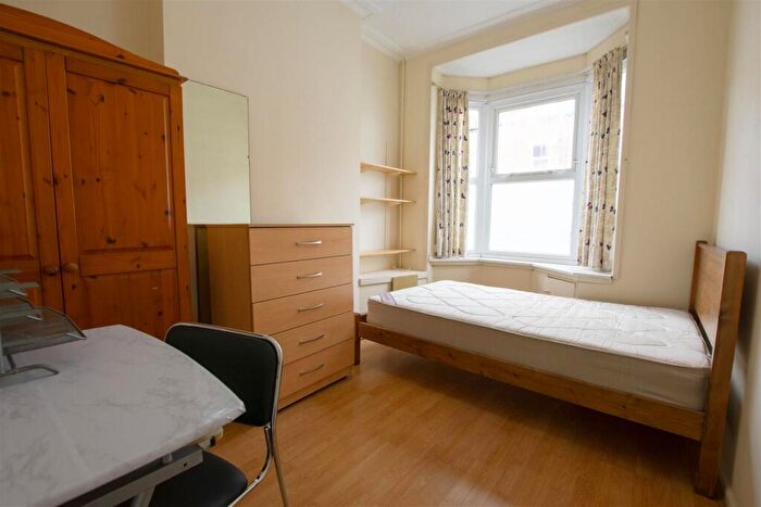 4 Bedroom House To Rent In Harrow Road, Birmingham, B29