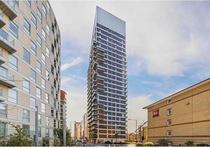 Studio To Rent In Steamlight Tower, Province Square, Poplar, Blackwall, London, E14