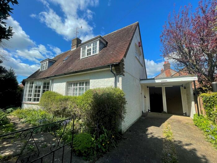 3 Bedroom Chalet For Sale In Singleton, Chichester, PO18