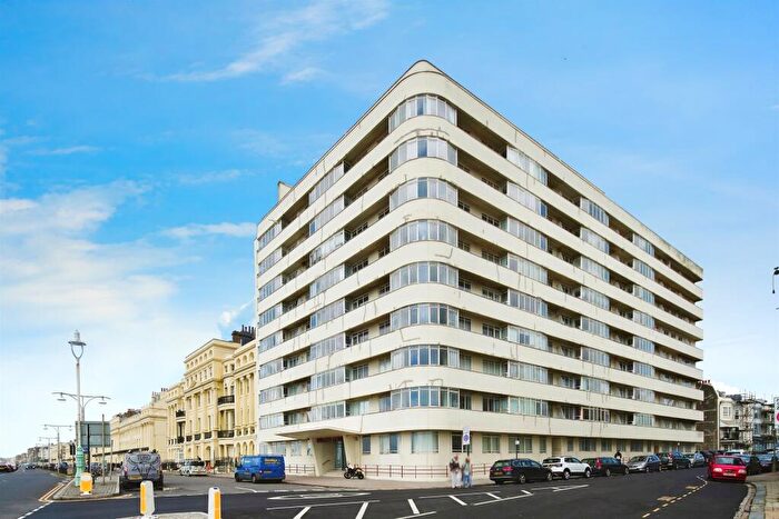 3 Bedroom Apartment For Sale In Kings Road, Brighton, BN1