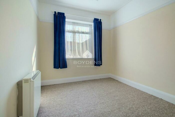 2 Bedroom Flat To Rent In Coppins Road, Clacton On Sea, CO15