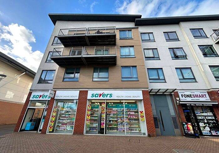 2 Bedroom Flat For Sale In Flat, A Town Centre, Hatfield, Hertfordshire, AL10