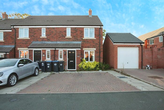 3 Bedroom Semi-Detached House For Sale In Aster Drive, Rugby, CV23