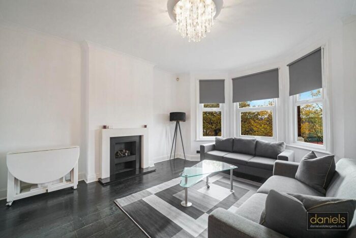 3 Bedroom Flat To Rent In Holland Road, Kensal Rise, London, NW10