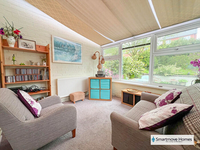 3 Bedroom Detached Bungalow For Sale In The Common, Crich, DE4