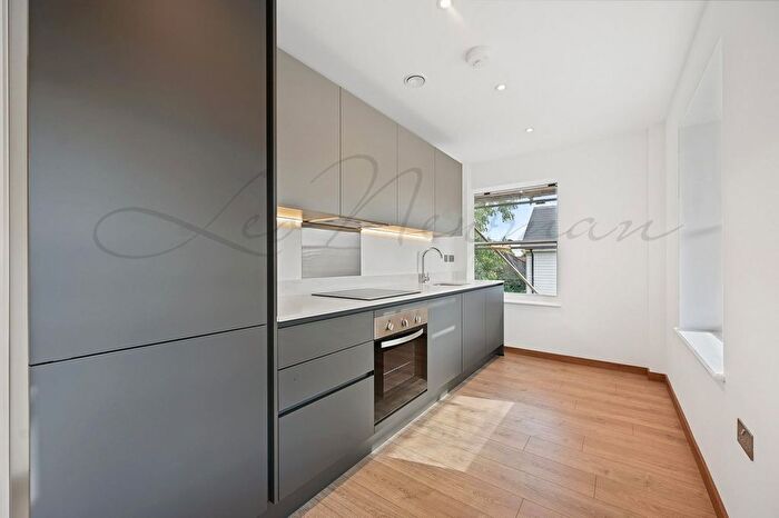 1 Bedroom Flat To Rent In Harvest Lane, Thames Ditton, KT7