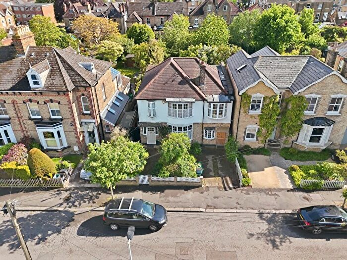 4 Bedroom Detached House For Sale In Derby Road, London, E18